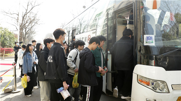 互联网体验之旅|南京新华赴交换空间参观活动圆满落幕