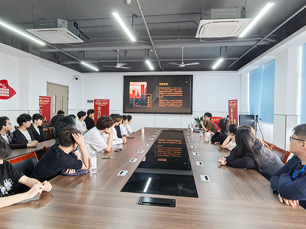 洞悉行业前沿，赋能青春梦想 —— 南京新华举办 “漫剧行业发展与未来趋势” 专题讲座