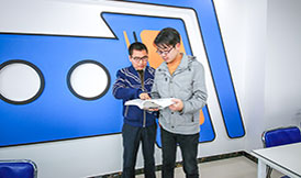 学生在认真的上课